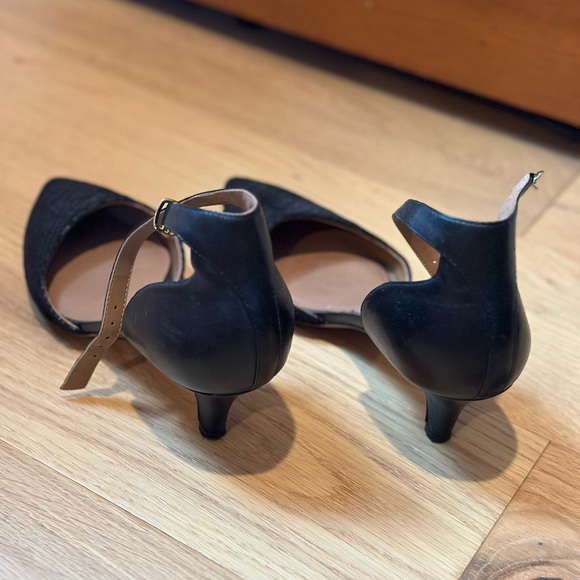 Clarks Black Kitten Heel with ankle strap - Picture 2 of 3